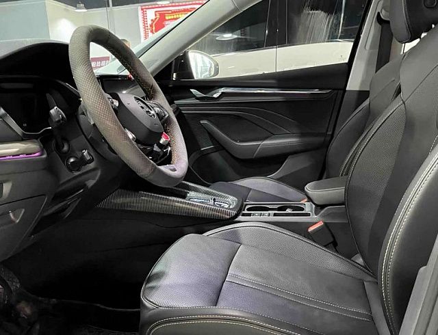 Skoda Octavia 1.4 л 2021 г. Чёрный, пробег 50000 км