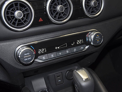 Nissan Quasqai 2.0 XV+ Leading