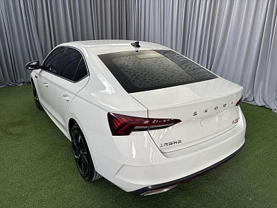 Skoda Octavia 1.4 л 2022 г. Белый, пробег 45000 км
