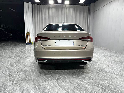 Skoda Octavia 1.4 л 2023 г. желто-оранжевый, пробег 49000 км