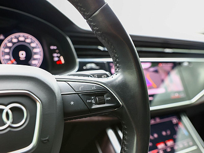 Audi Q8 белый 2018