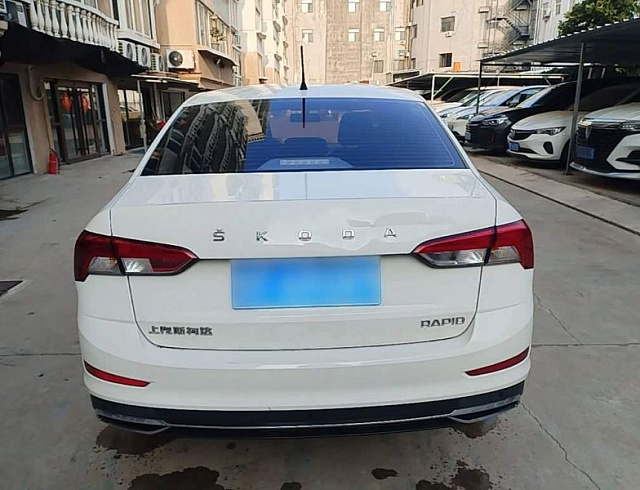 Skoda Rapid 1.5 л 2022 г. Белый, пробег 44400 км