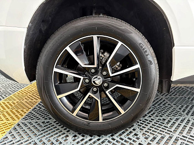 Skoda Karoq 1.4 л 2023 г. Белый, пробег 16000 км