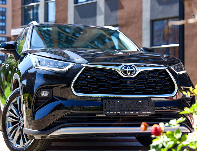 Toyota Highlander черный 2026