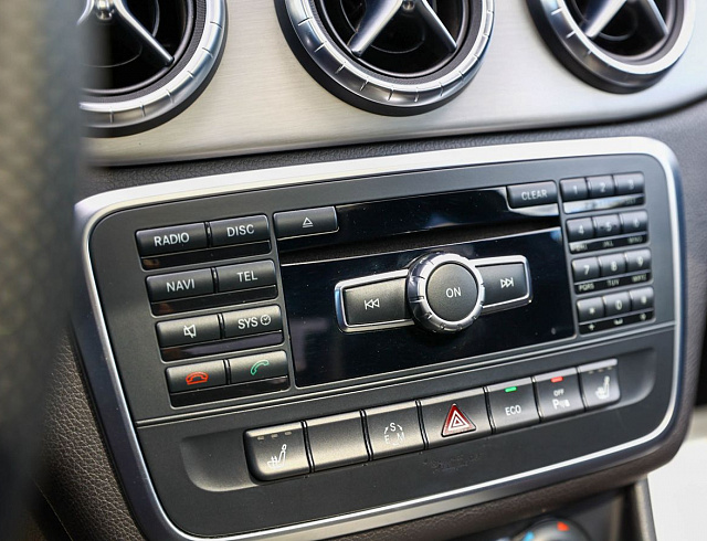 Mercedes-Benz CLA белый 2013