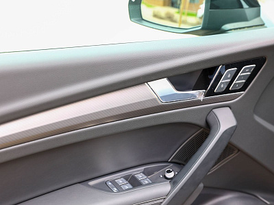 Audi Q5 черный 2026