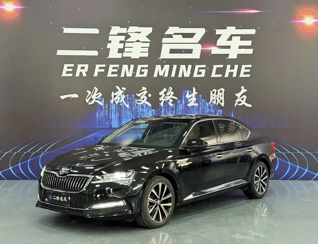 Skoda Superb 1.4 л 2024 г. Чёрный, пробег 8000 км