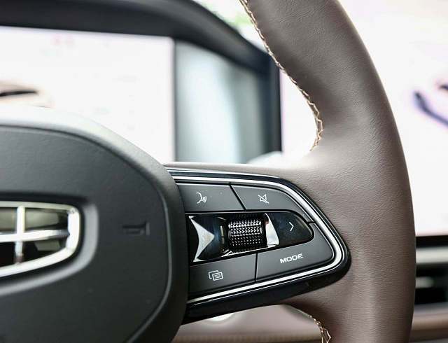 Geely Monjaro белый 2026