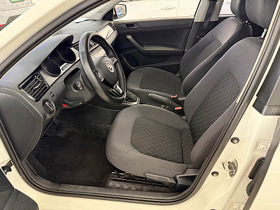 Skoda Rapid 1.5 л 2023 г. Белый, пробег 25000 км