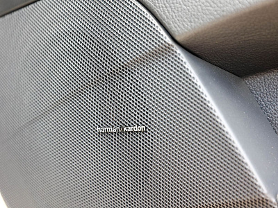 Mercedes-Benz E-Класс белый 2005
