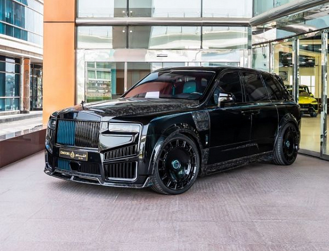 Rolls Royce Cullinan 6.8 л 2025 г. Чёрный, пробег 50 км
