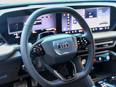 Audi Q5 черный 2025
