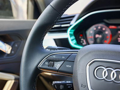 Audi Q3 серый 2026