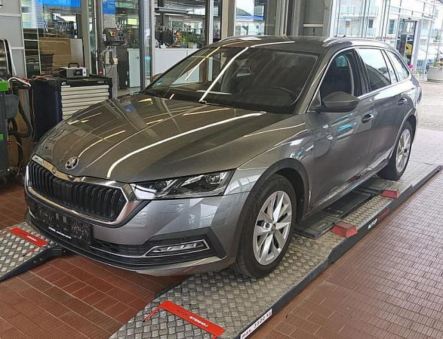 Skoda Octavia 2023 г. Серый, пробег 56326 км