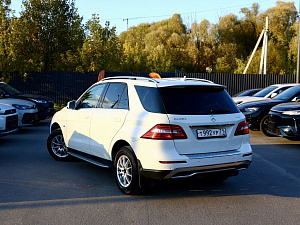 Mercedes-Benz M-Класс белый 2012