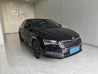 Skoda Superb 1.4 л 2023 г. Чёрный, пробег 45000 км