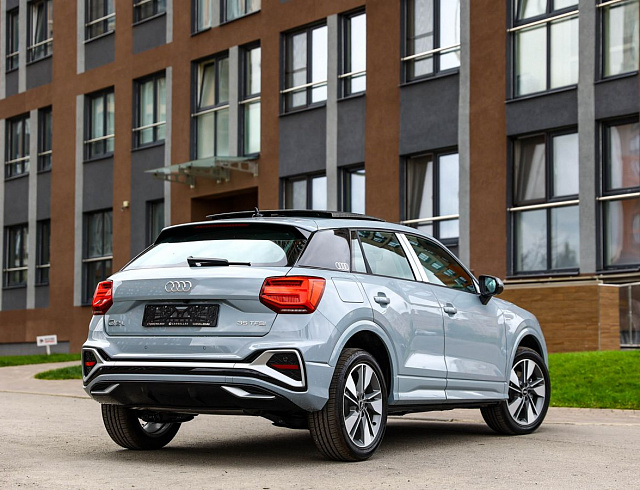 Audi Q2 серый 2025