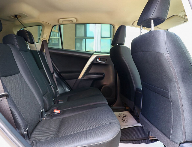 Toyota RAV4 белый 2014