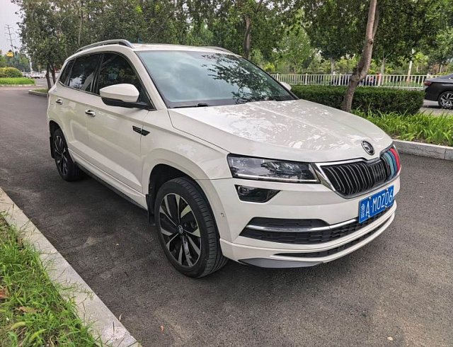 Skoda Karoq 1.4 л 2022 г. Белый, пробег 27000 км