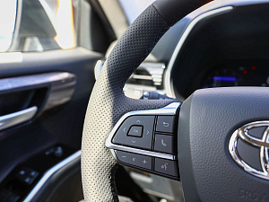 Toyota Highlander белый 2026