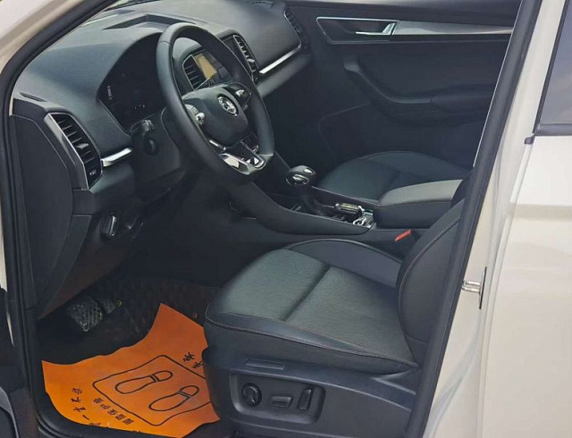 Skoda Karoq 1.4 л 2022 г. Белый, пробег 20000 км