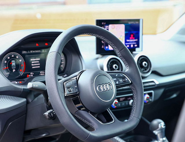 Audi Q2 серый 2025