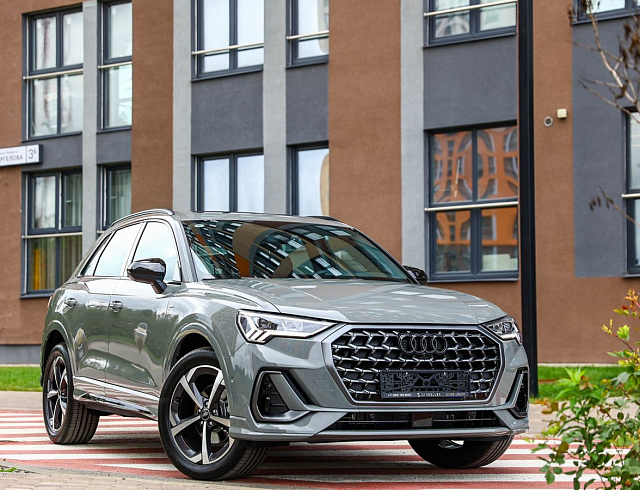 Audi Q3 серый 2026