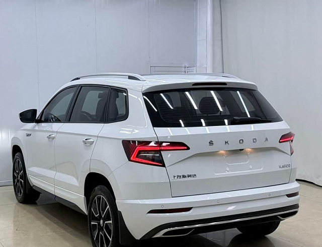 Skoda Karoq 1.4 л 2024 г. Белый, пробег 14000 км