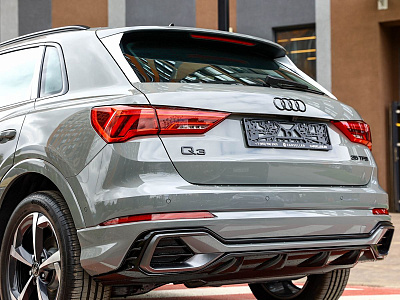 Audi Q3 серый 2026