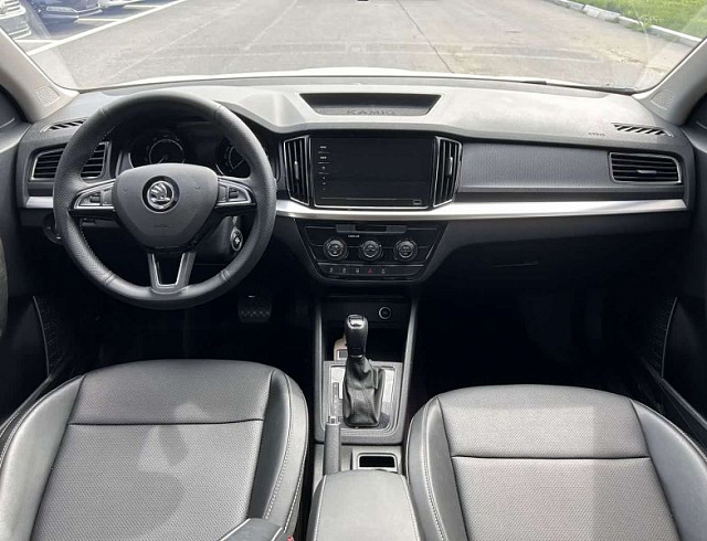 Skoda Kamiq 1.5 л 2022 г. Белый, пробег 30500 км