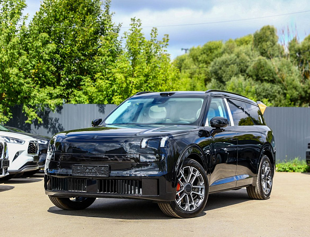 Lynk & Co 900 черный 2025