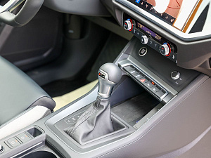 Audi Q3 серый 2026