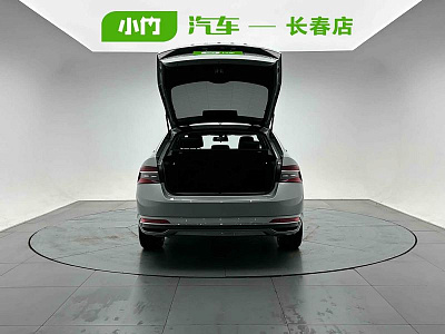 Skoda Superb 1.4 л 2022 г. Серебристо-серый, пробег 43000 км