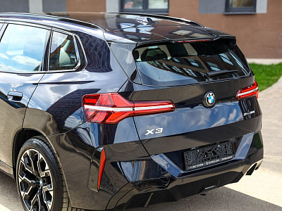 BMW X3 черный 2025
