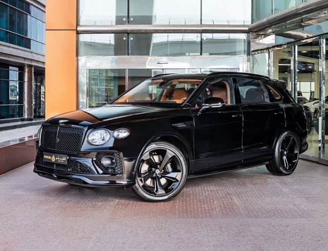 Bentley Bentayga 4.0 л 2023 г. Чёрный, пробег 68 км