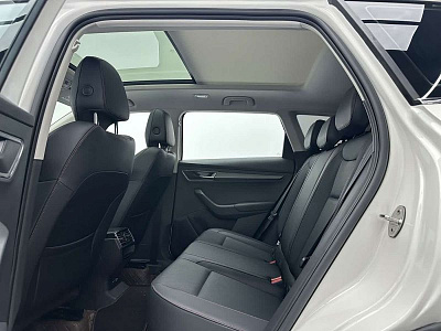 Skoda Karoq 1.4 л 2023 г. Белый, пробег 15000 км