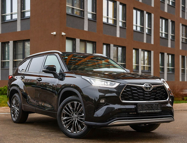 Toyota Highlander черный 2026
