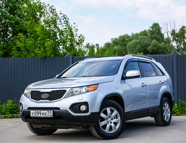 Kia Sorento серебро 2012