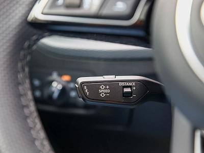 Audi Q2 серый 2025