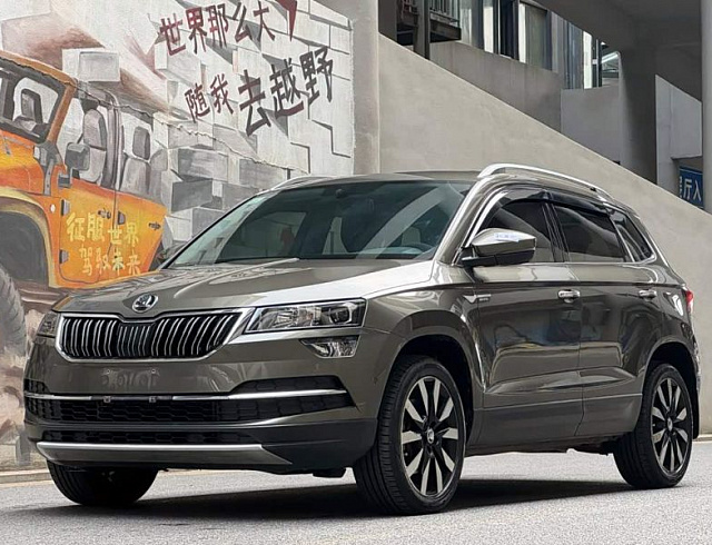 Skoda Karoq 1.4 л 2021 г. шампань/коричневый, пробег 49000 км