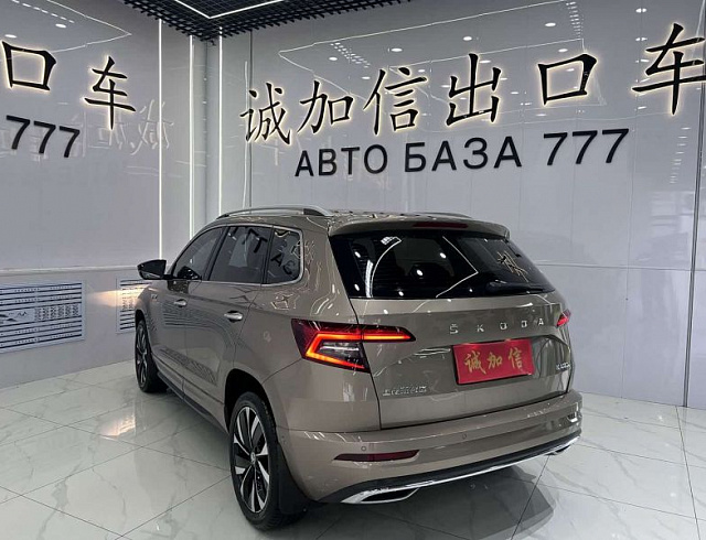 Skoda Karoq 1.4 л 2022 г. желто-оранжевый, пробег 26000 км