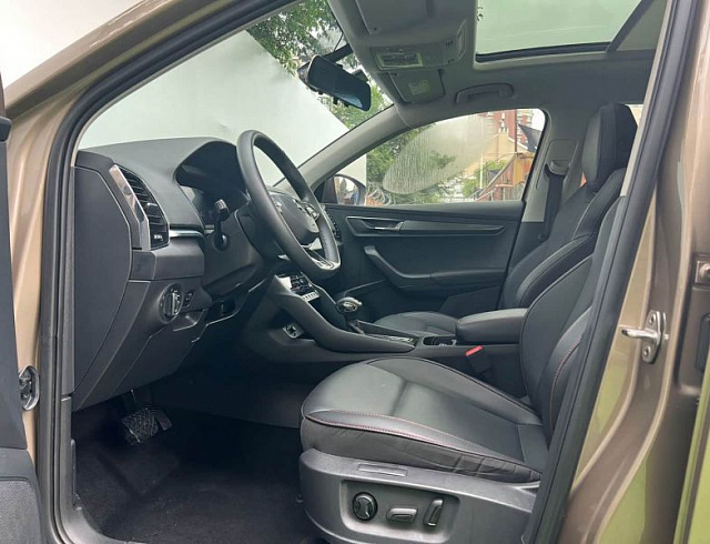 Skoda Karoq 1.4 л 2022 г. шампань/коричневый, пробег 48000 км