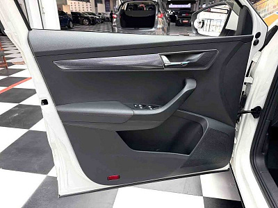 Skoda Karoq 1.4 л 2022 г. Белый, пробег 45000 км