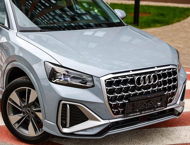 Audi Q2 серый 2025