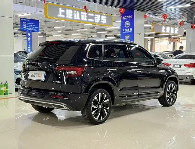 Skoda Karoq 1.4 л 2022 г. Чёрный, пробег 19000 км