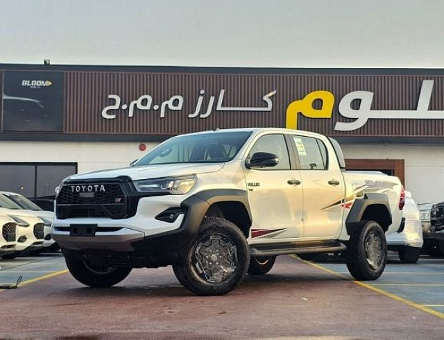 Toyota Hilux 4.0 л 2026 г. Белый