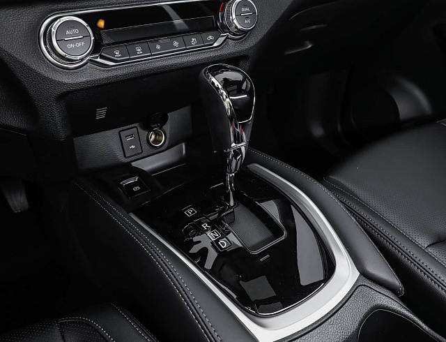 Nissan X-TRAIL 2.0 Leading Edition
