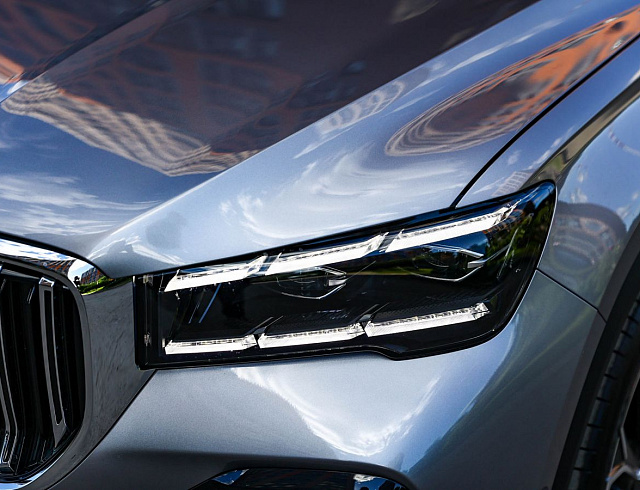 Geely Monjaro серый 2026