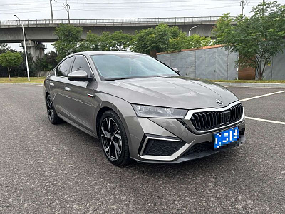 Skoda Octavia 1.4 л 2022 г. шампань/коричневый, пробег 43700 км