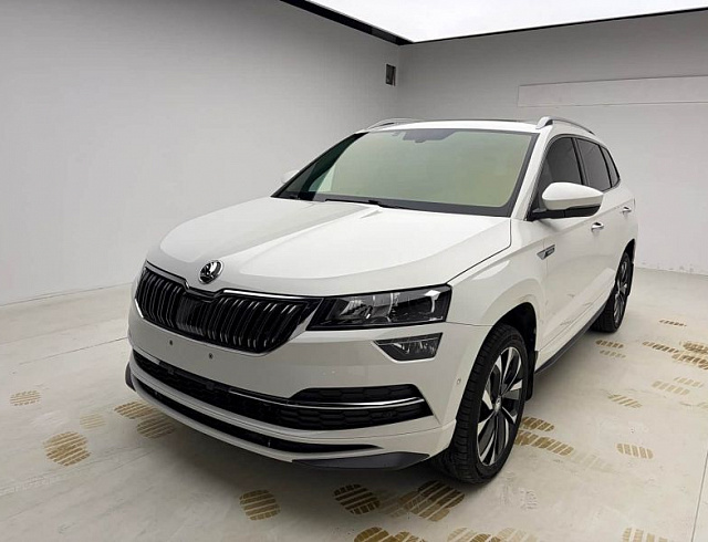 Skoda Karoq 1.4 л 2022 г. Белый, пробег 12900 км